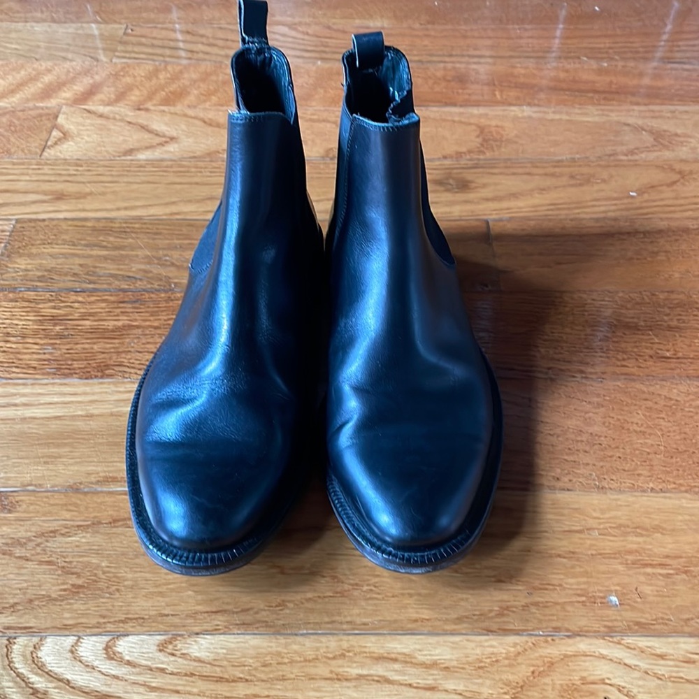 Black leather chelsea boot